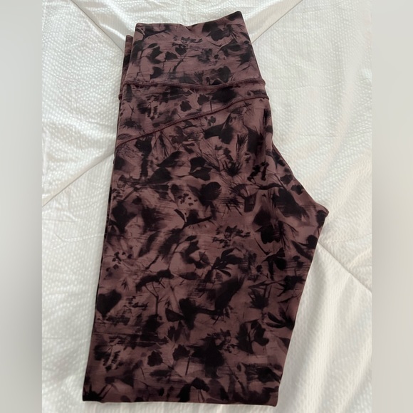 Lululemon leggings - Picture 2 of 5